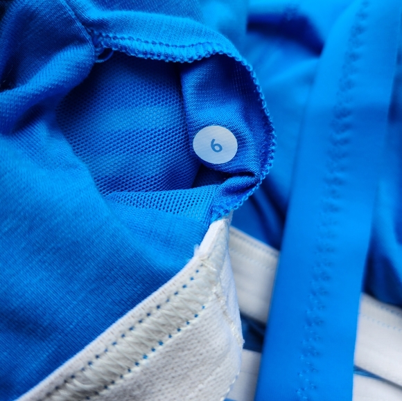 Lululemon tank top flowy size 6 - Picture 3 of 3